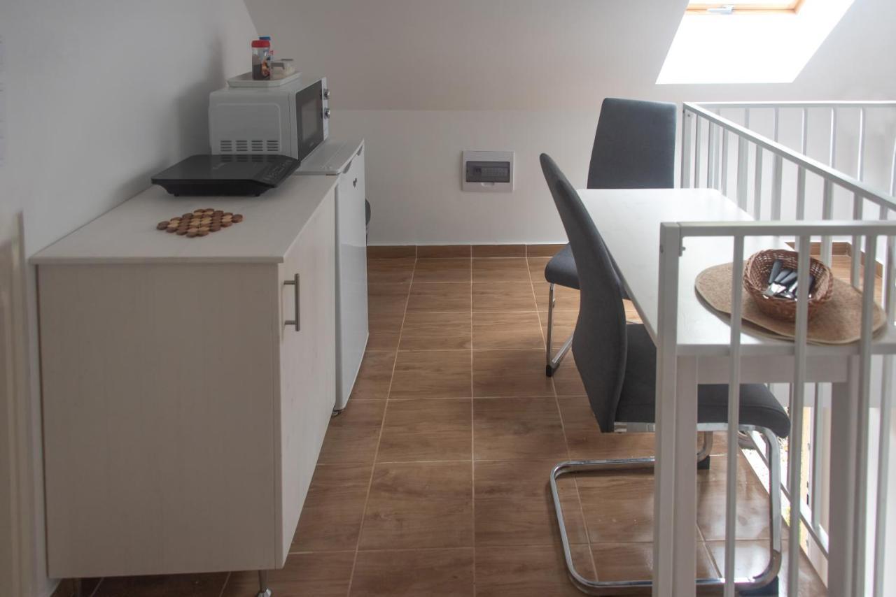 Hauptman Apartman นักยาทาด ภายนอก รูปภาพ