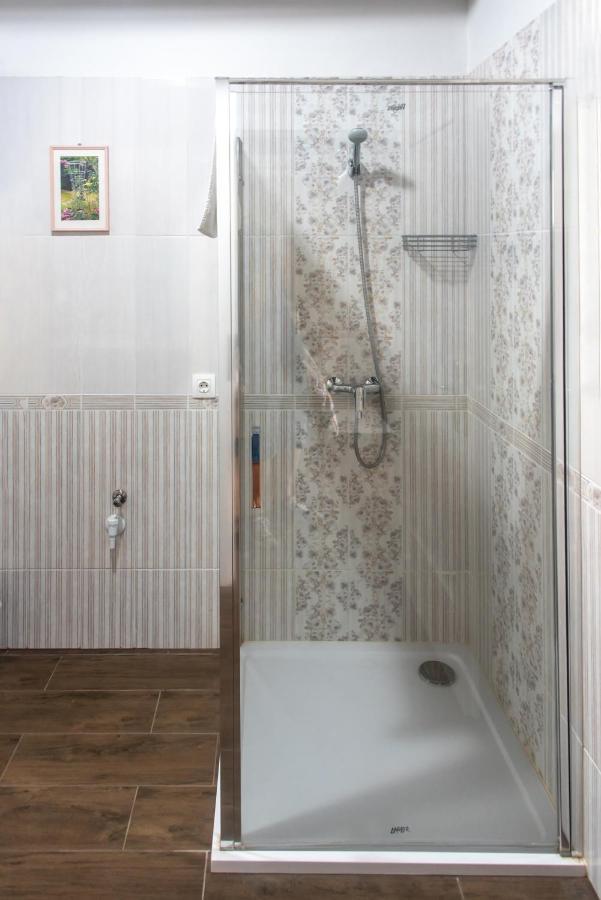 Hauptman Apartman นักยาทาด ภายนอก รูปภาพ