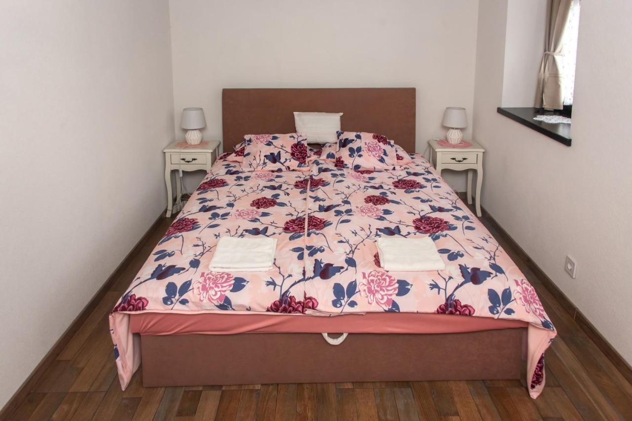 Hauptman Apartman นักยาทาด ภายนอก รูปภาพ
