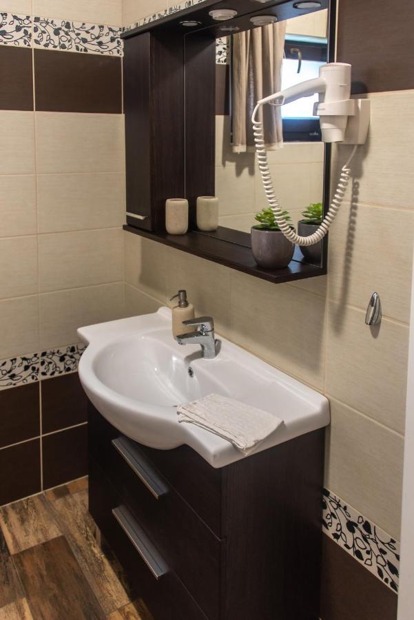Hauptman Apartman นักยาทาด ภายนอก รูปภาพ